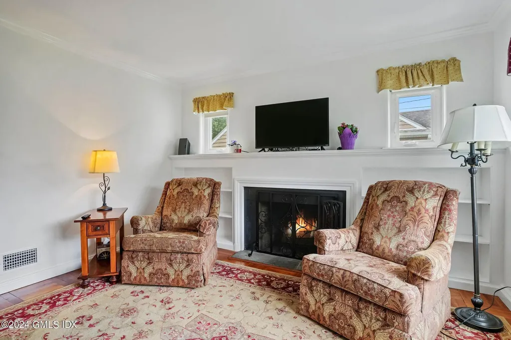 34 Francis Lane Greenwich CT 06831