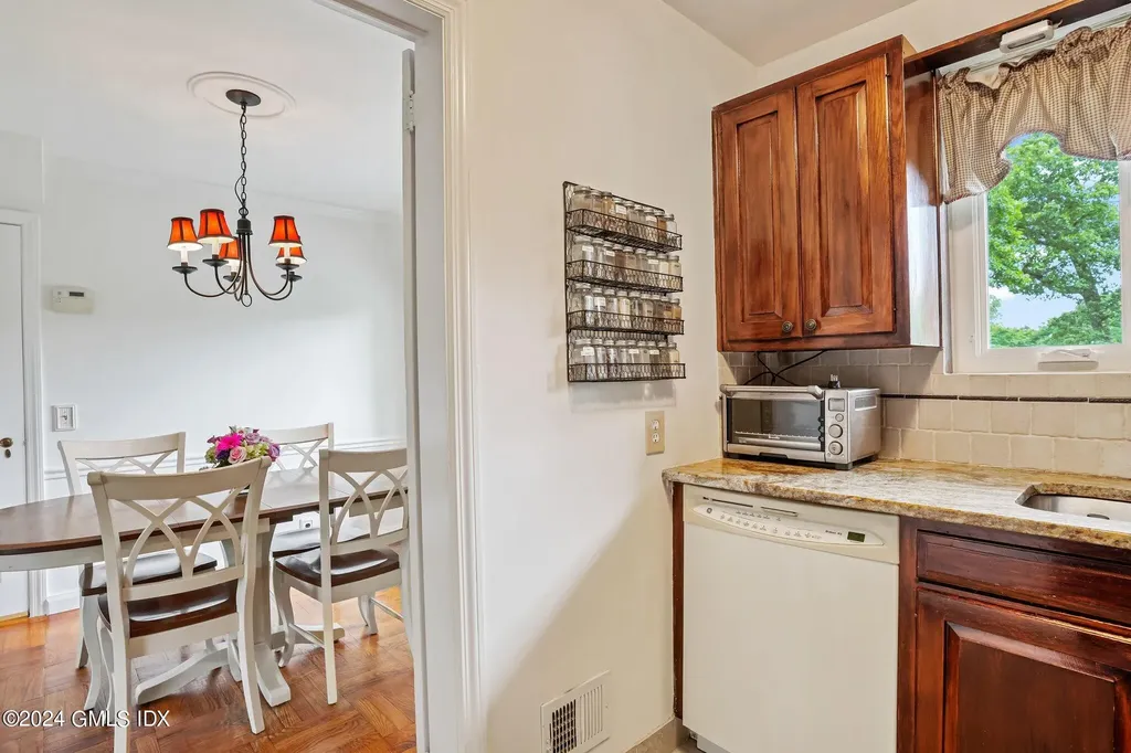 34 Francis Lane Greenwich CT 06831