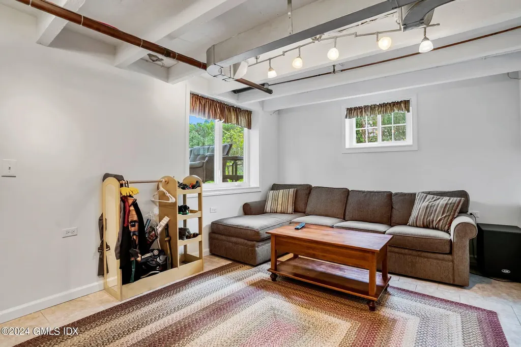 34 Francis Lane Greenwich CT 06831