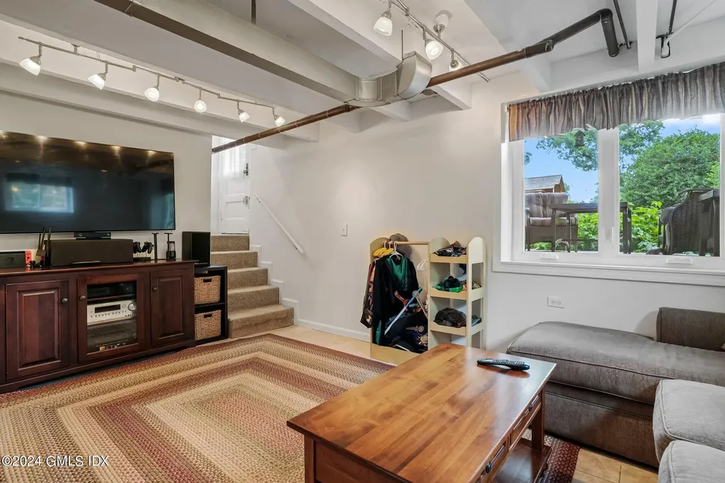 34 Francis Lane Greenwich CT 06831