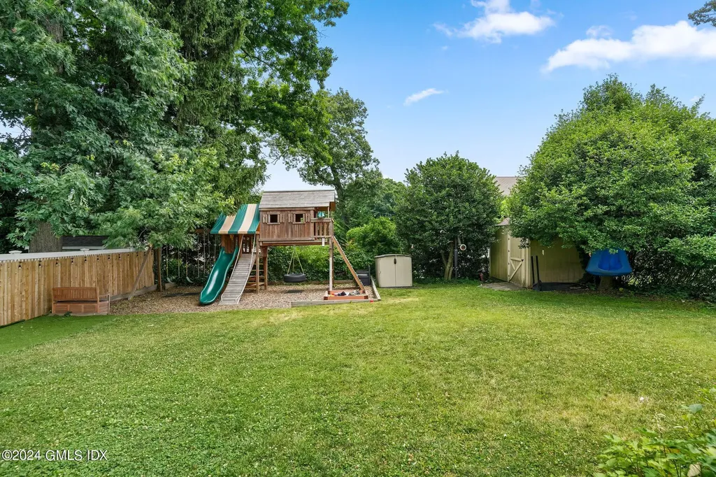 34 Francis Lane Greenwich CT 06831