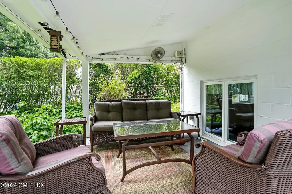 34 Francis Lane Greenwich CT 06831