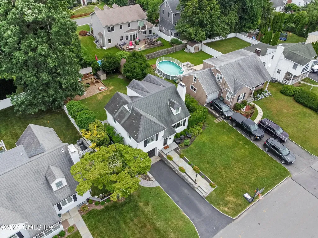 34 Francis Lane Greenwich CT 06831