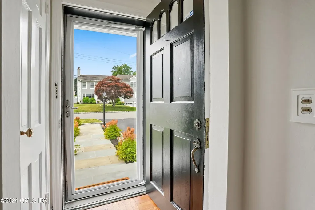 34 Francis Lane Greenwich CT 06831