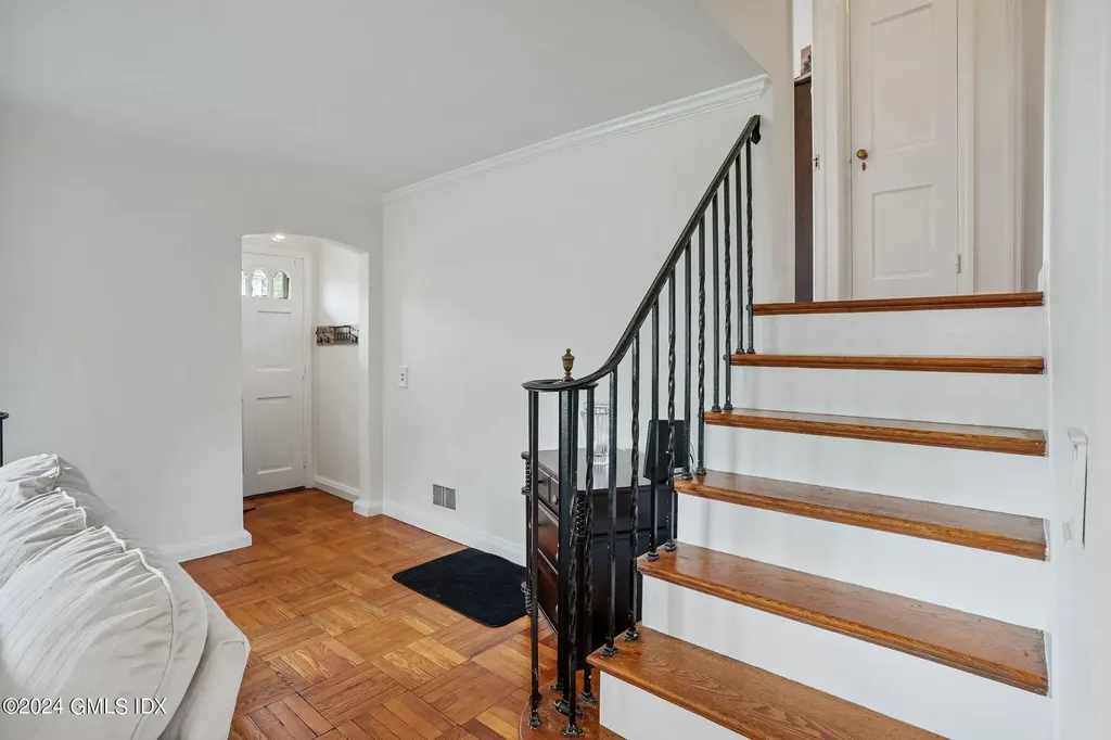 34 Francis Lane Greenwich CT 06831