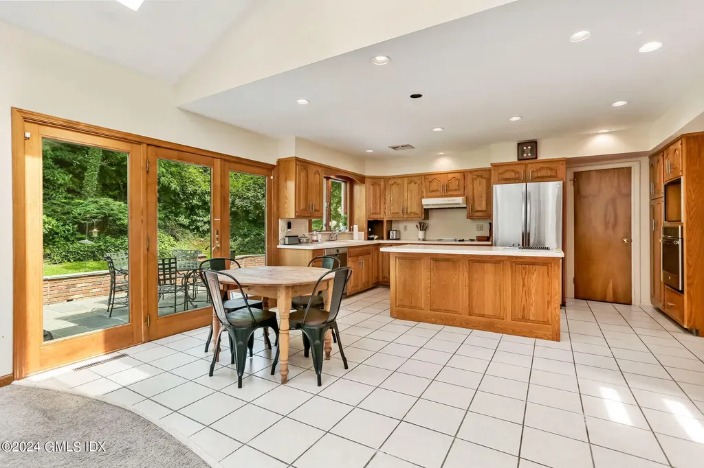 58 Arch Street Riverside CT 06878