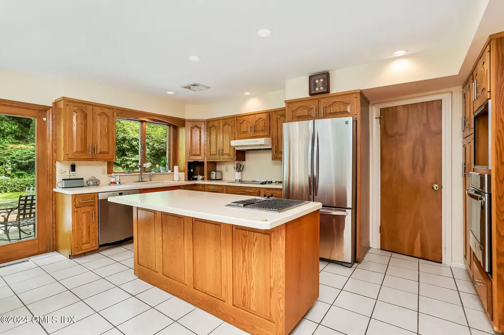 58 Arch Street Riverside CT 06878