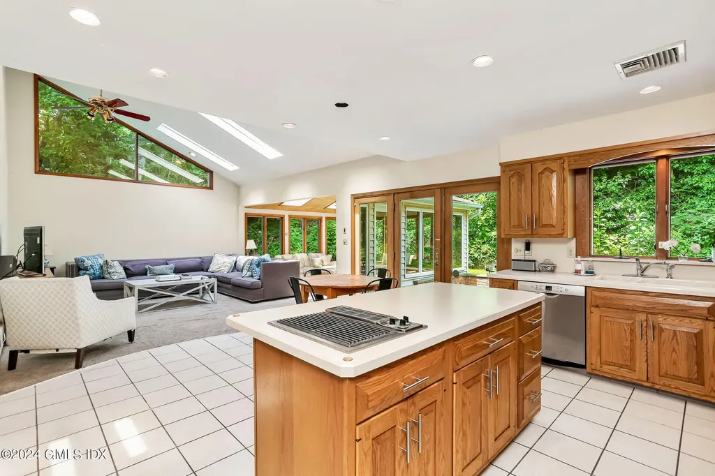 58 Arch Street Riverside CT 06878