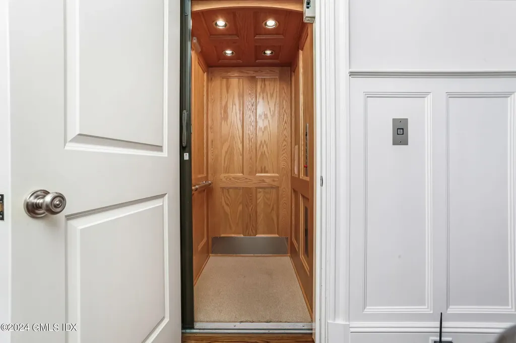 86 E Elm Street Greenwich CT 06830