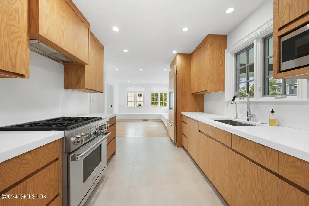 6 Benedict Place Greenwich CT 06830