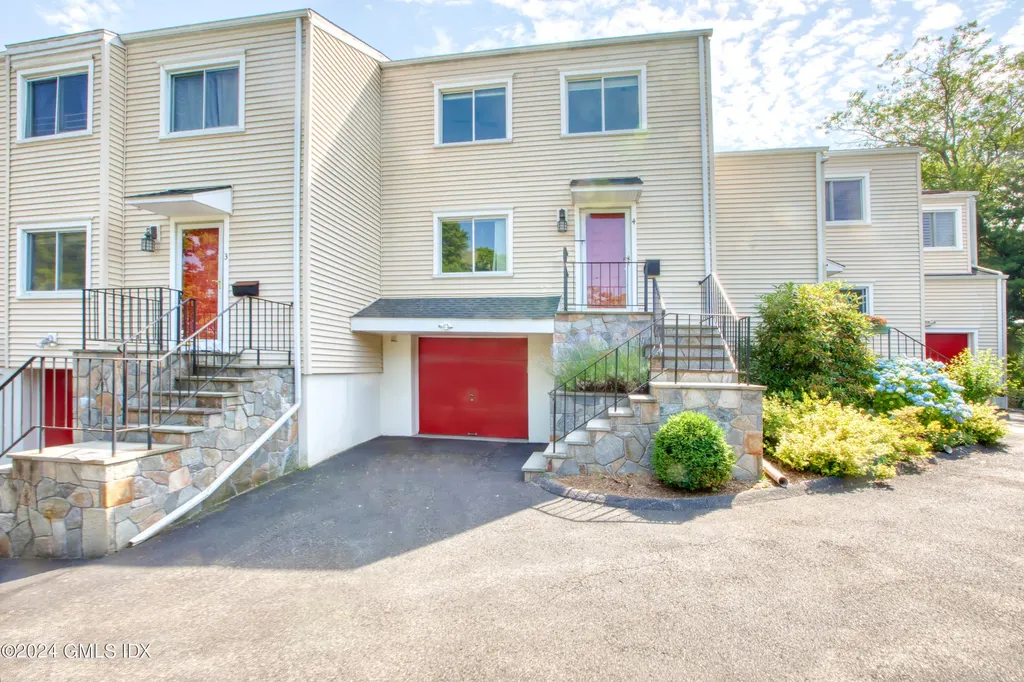 6 Nassau Place Cos Cob CT 06807