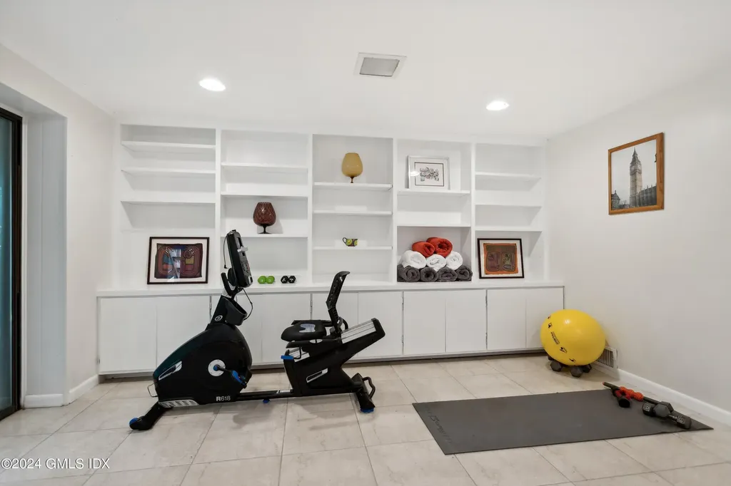 414 W Lyon Farm Drive Greenwich CT 06831