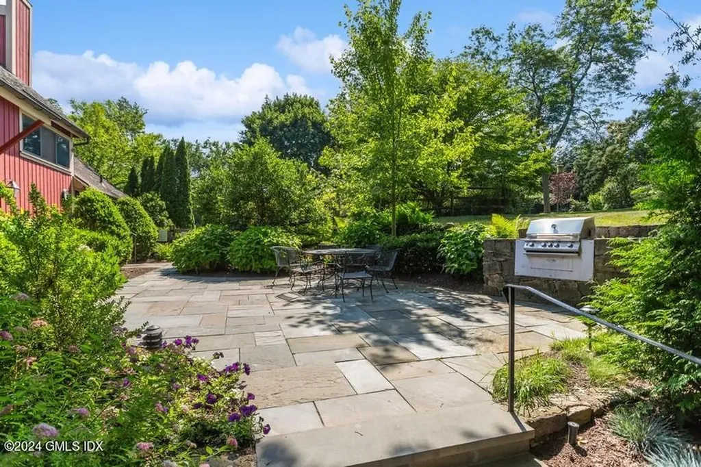 414 W Lyon Farm Drive Greenwich CT 06831