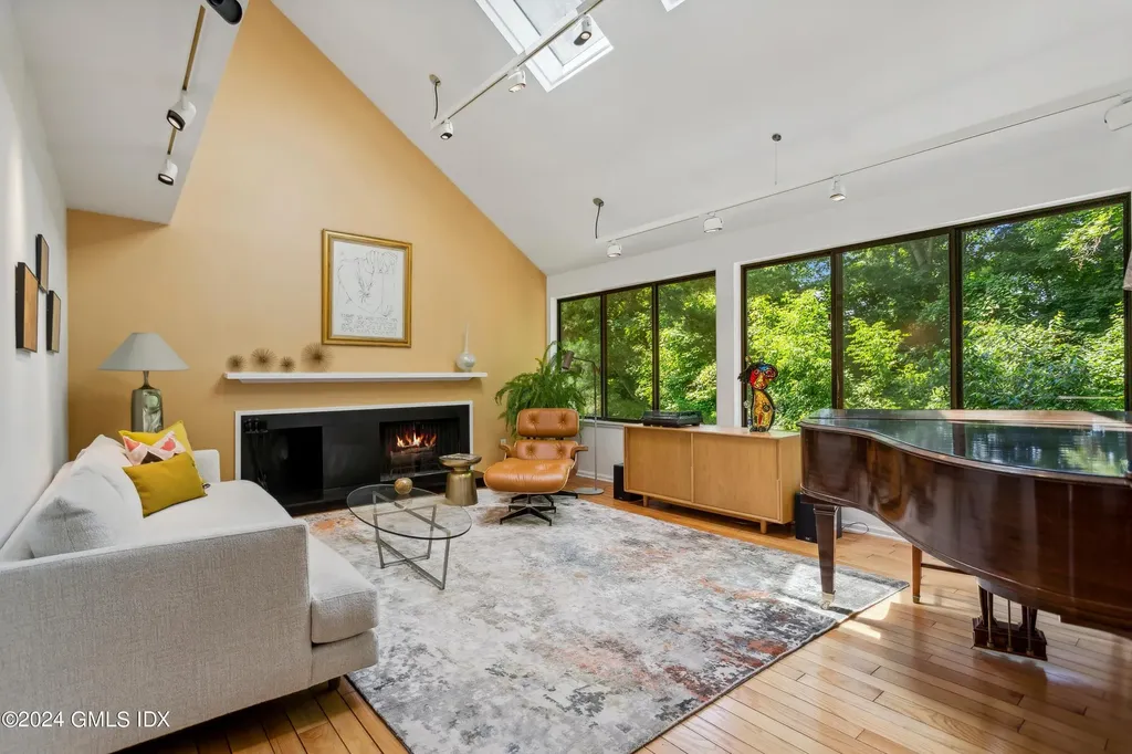 414 W Lyon Farm Drive Greenwich CT 06831