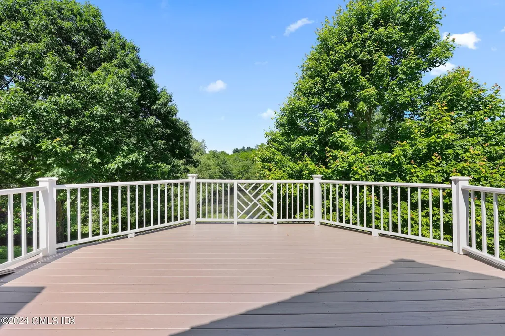 21 Dempsey Lane Greenwich CT 06830