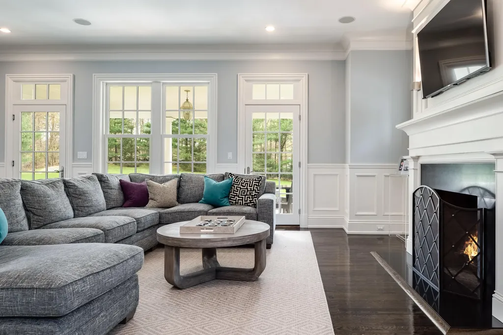 19 Montgomery Lane Greenwich CT 06830