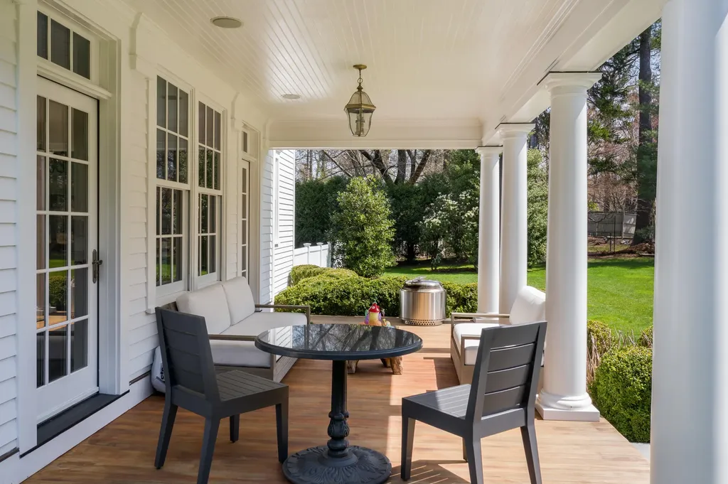 19 Montgomery Lane Greenwich CT 06830