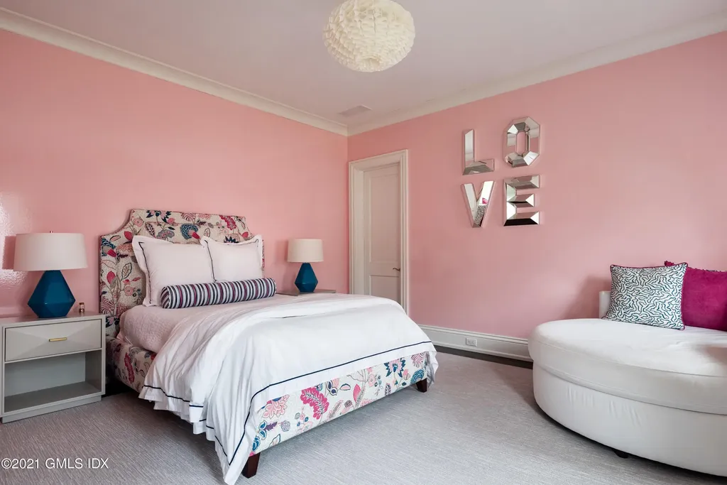 19 Montgomery Lane Greenwich CT 06830