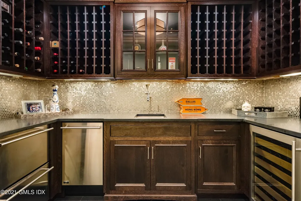 19 Montgomery Lane Greenwich CT 06830