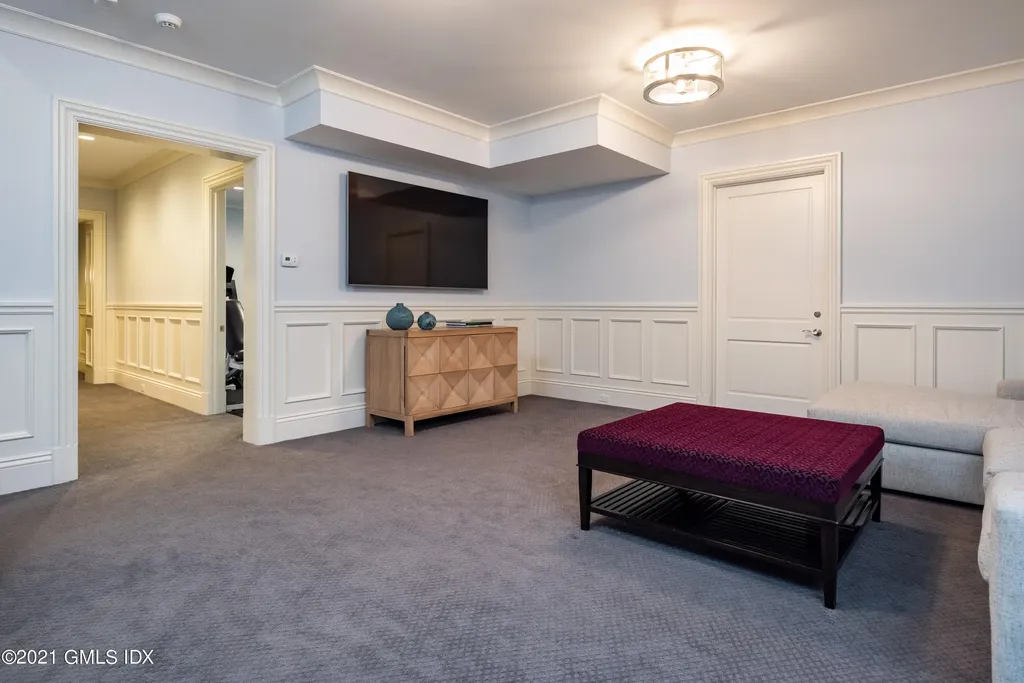 19 Montgomery Lane Greenwich CT 06830