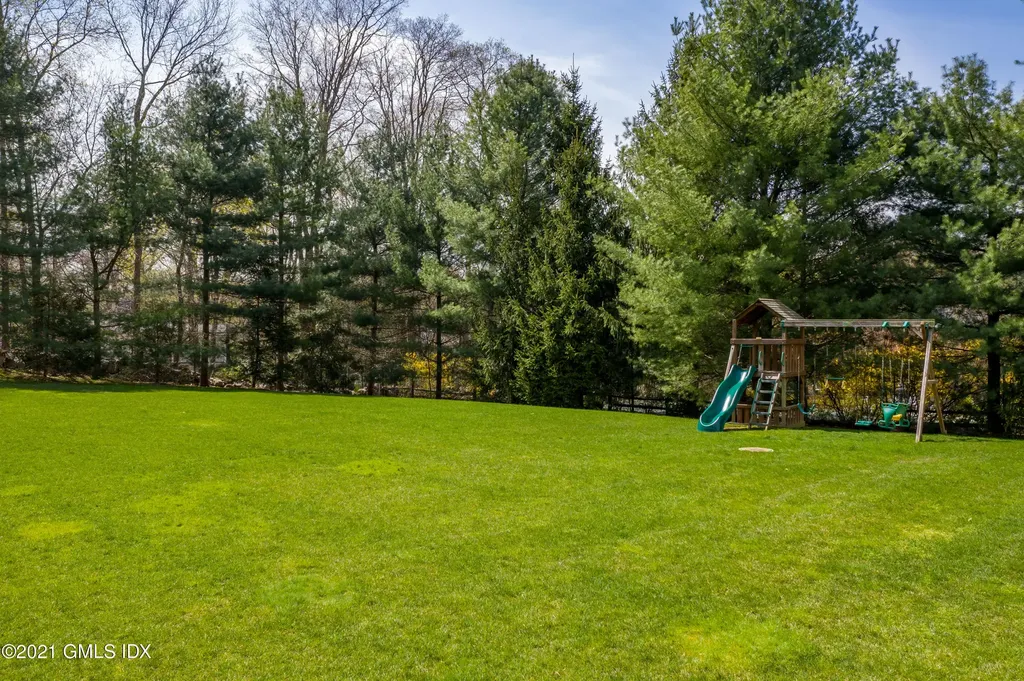 19 Montgomery Lane Greenwich CT 06830