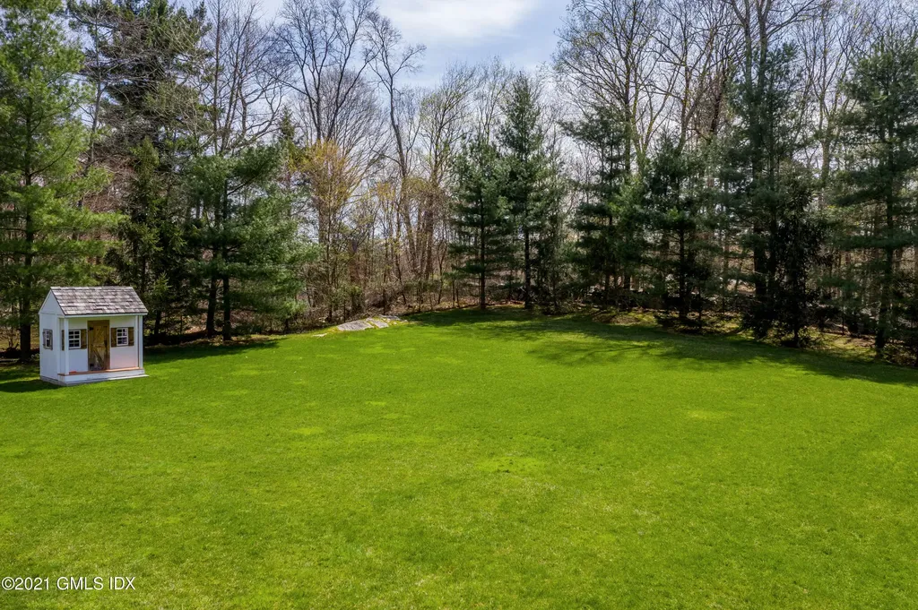 19 Montgomery Lane Greenwich CT 06830