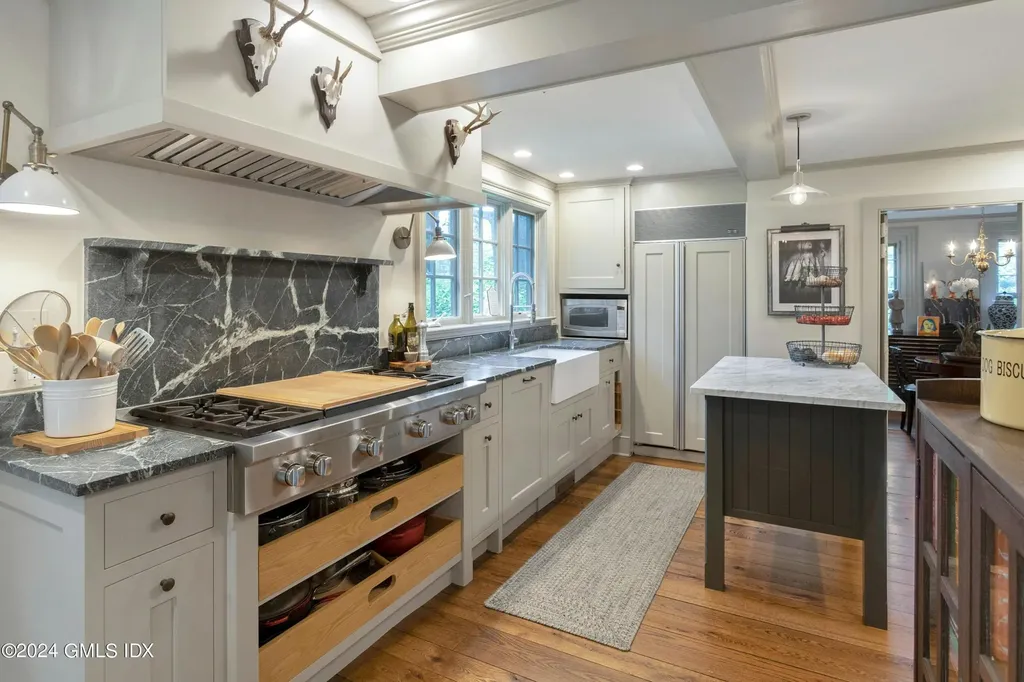 296 Carter Street New Canaan CT 06840