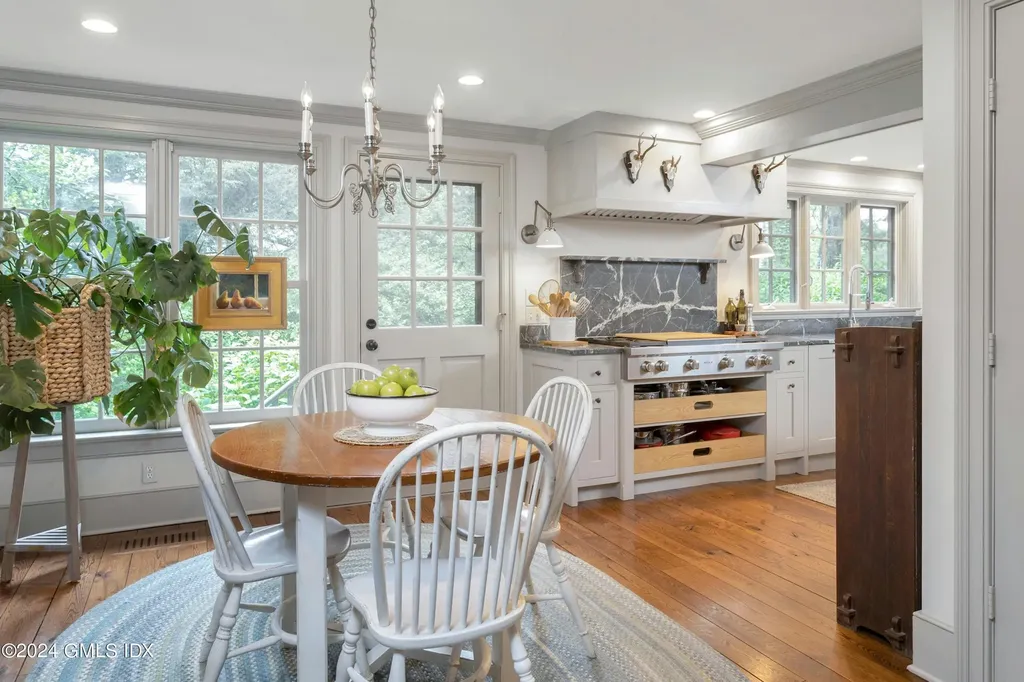 296 Carter Street New Canaan CT 06840