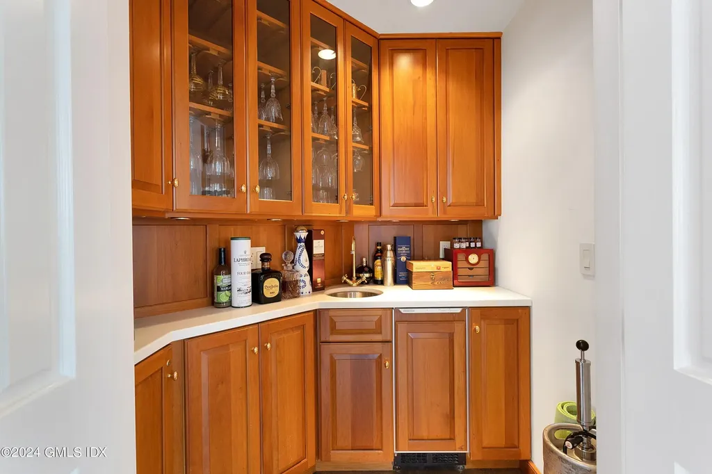 71 Byram Shore Road Greenwich CT 06830