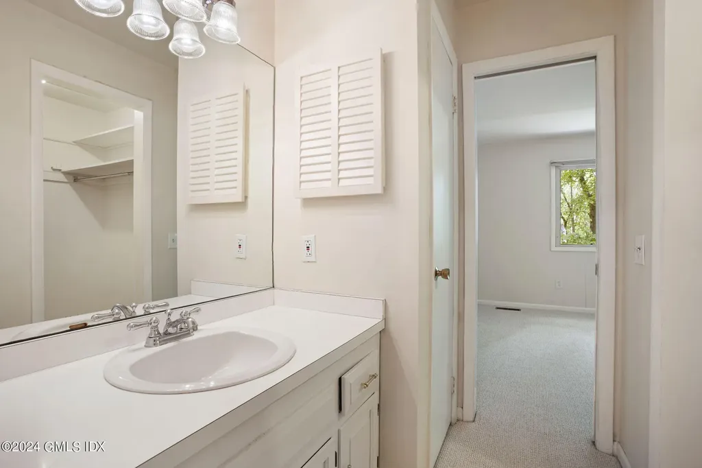 50 Stirrup Lane Riverside CT 06878