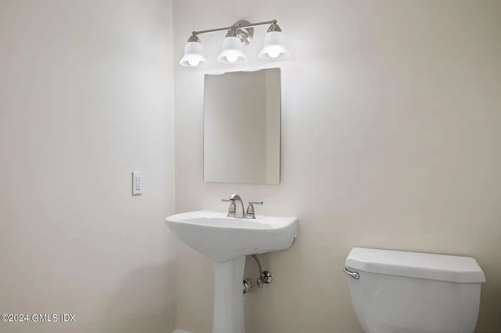 50 Stirrup Lane Riverside CT 06878