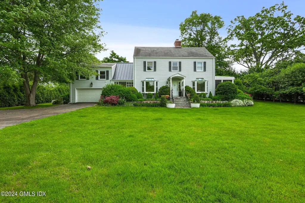 68 Willowmere Circle Riverside CT 06878