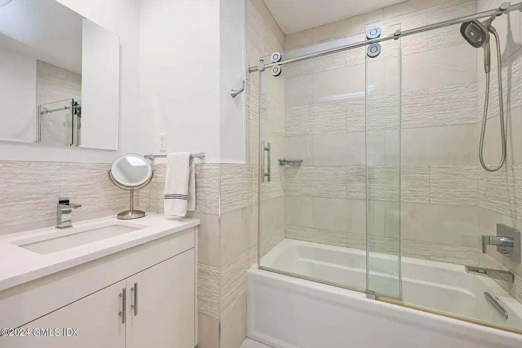68 Willowmere Circle Riverside CT 06878