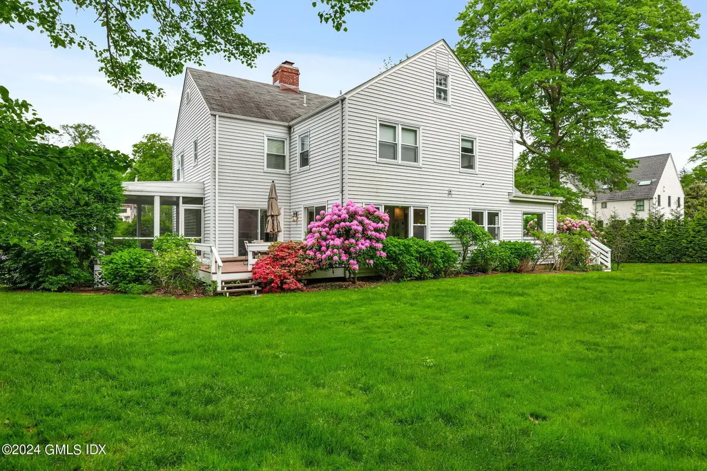 68 Willowmere Circle Riverside CT 06878