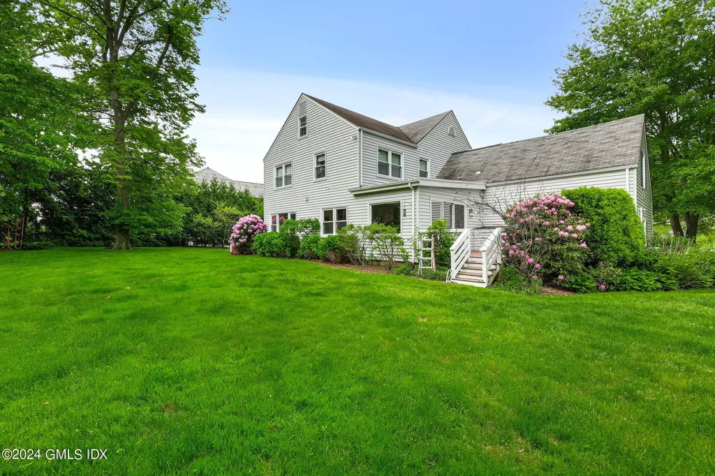 68 Willowmere Circle Riverside CT 06878