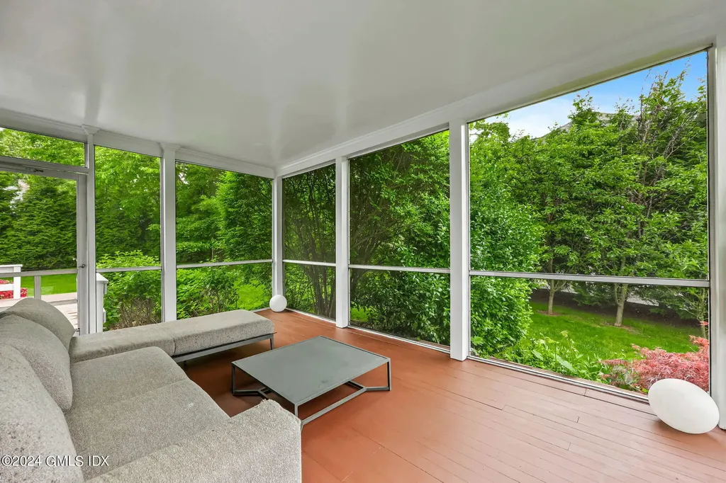 68 Willowmere Circle Riverside CT 06878