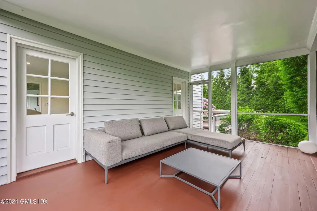 68 Willowmere Circle Riverside CT 06878