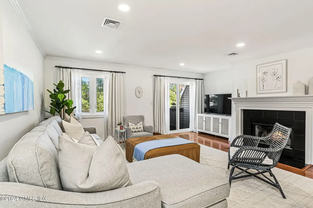 453 E Putnam Avenue Cos Cob CT 06807