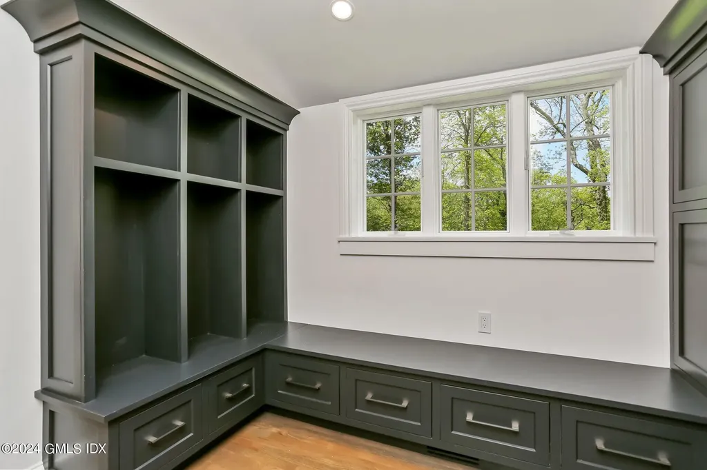530 Round Hill Road Greenwich CT 06831