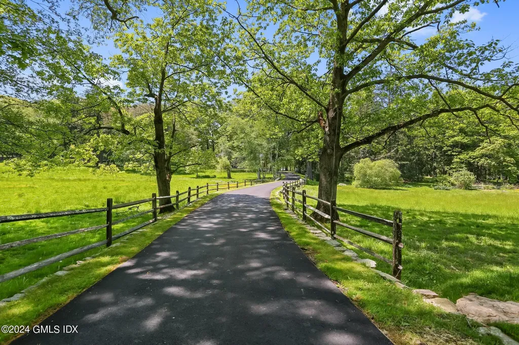 530 Round Hill Road Greenwich CT 06831