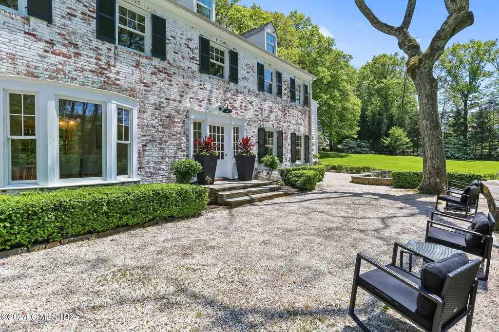 530 Round Hill Road Greenwich CT 06831