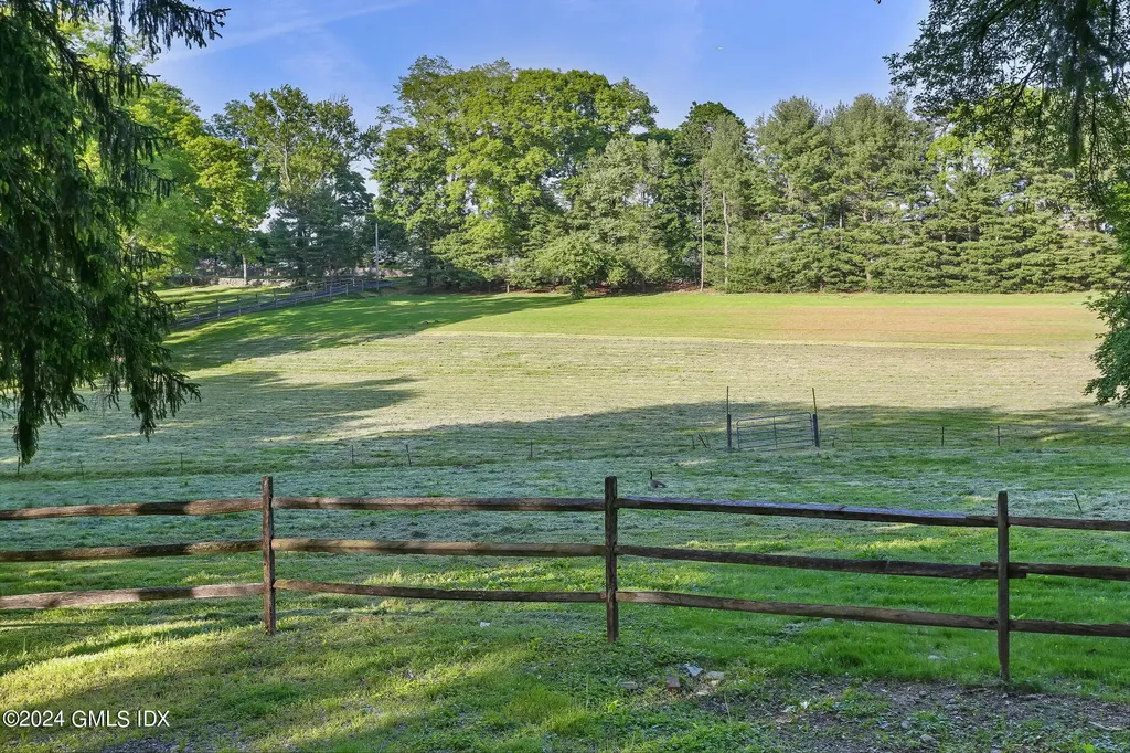 530 Round Hill Road Greenwich CT 06831