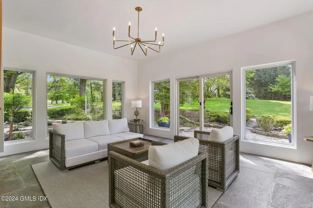 530 Round Hill Road Greenwich CT 06831