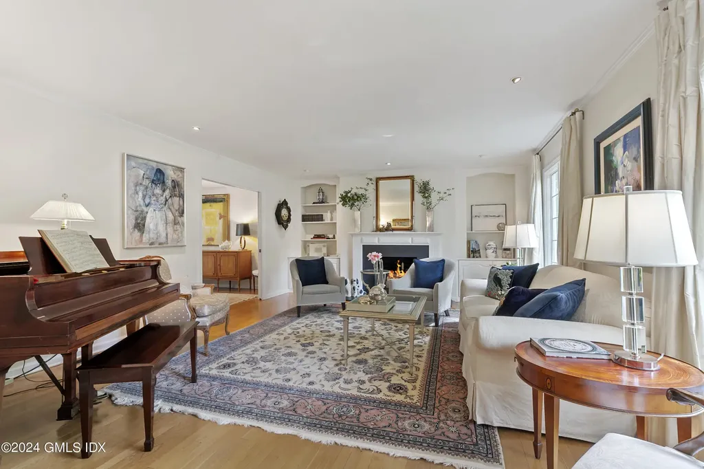 50 N Old Stone Bridge Road Cos Cob CT 06807