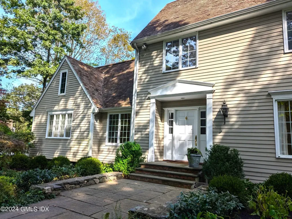 50 N Old Stone Bridge Road Cos Cob CT 06807
