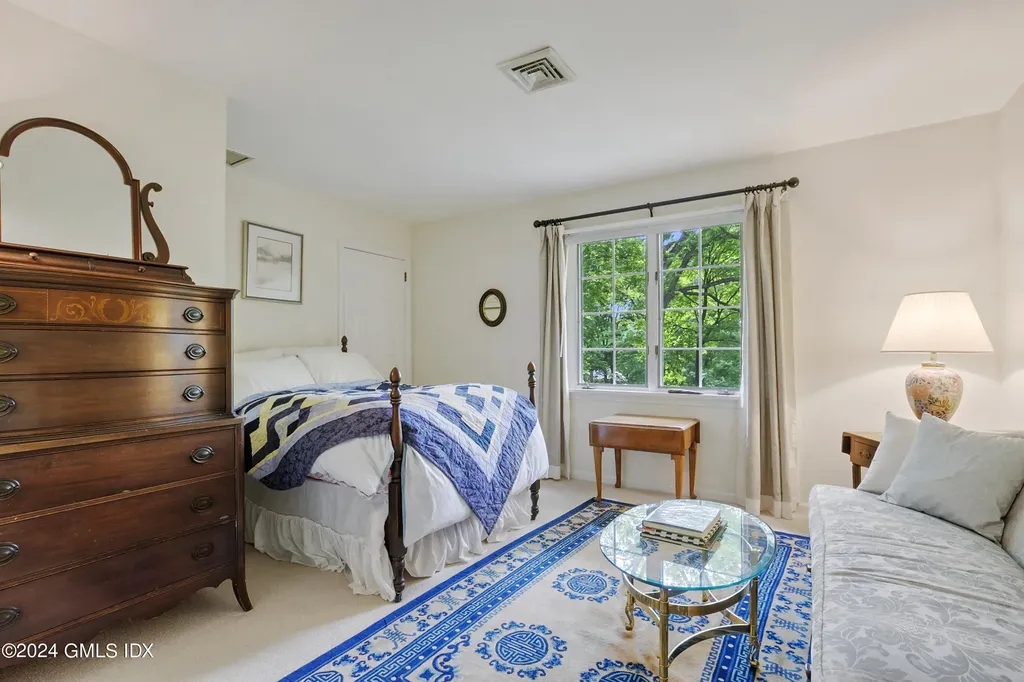 50 N Old Stone Bridge Road Cos Cob CT 06807