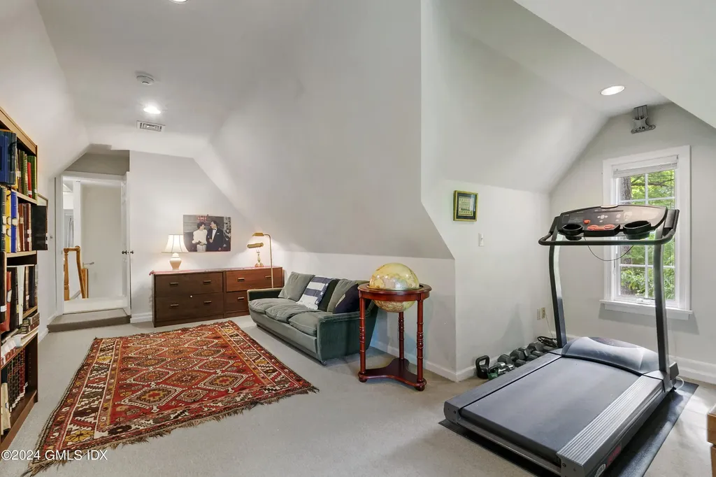 50 N Old Stone Bridge Road Cos Cob CT 06807