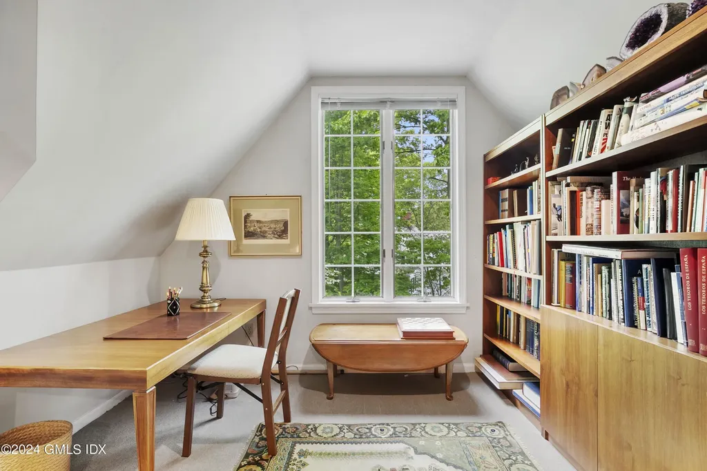 50 N Old Stone Bridge Road Cos Cob CT 06807