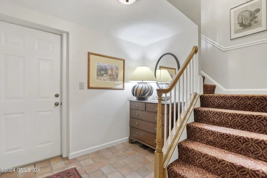 50 N Old Stone Bridge Road Cos Cob CT 06807