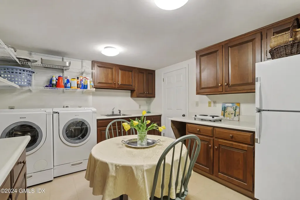 50 N Old Stone Bridge Road Cos Cob CT 06807